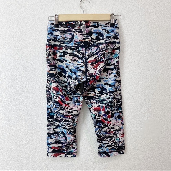 Lululemon- Wunder Under High Rise 1/2 Tight 17” Culture- Size 6 - Picture 5 of 7